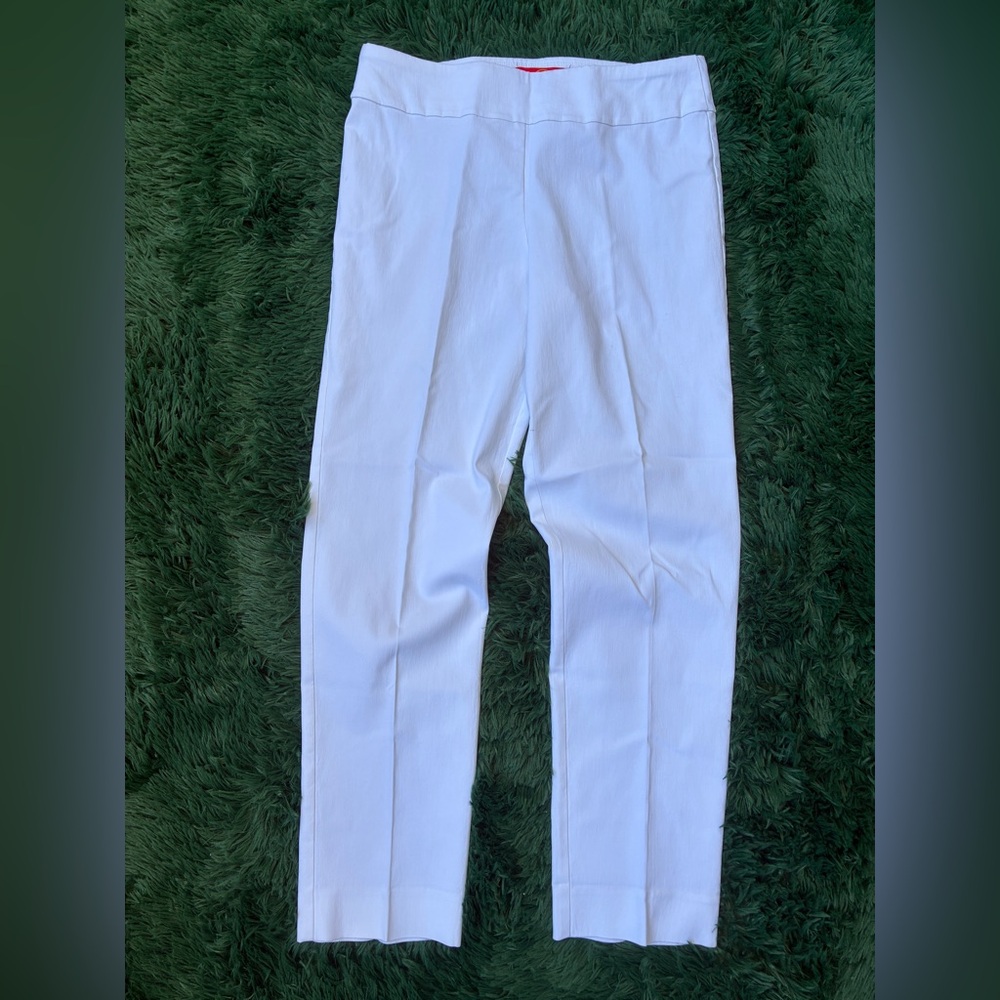 Krazy Larry Size 10 White Pull On Ankle Pants